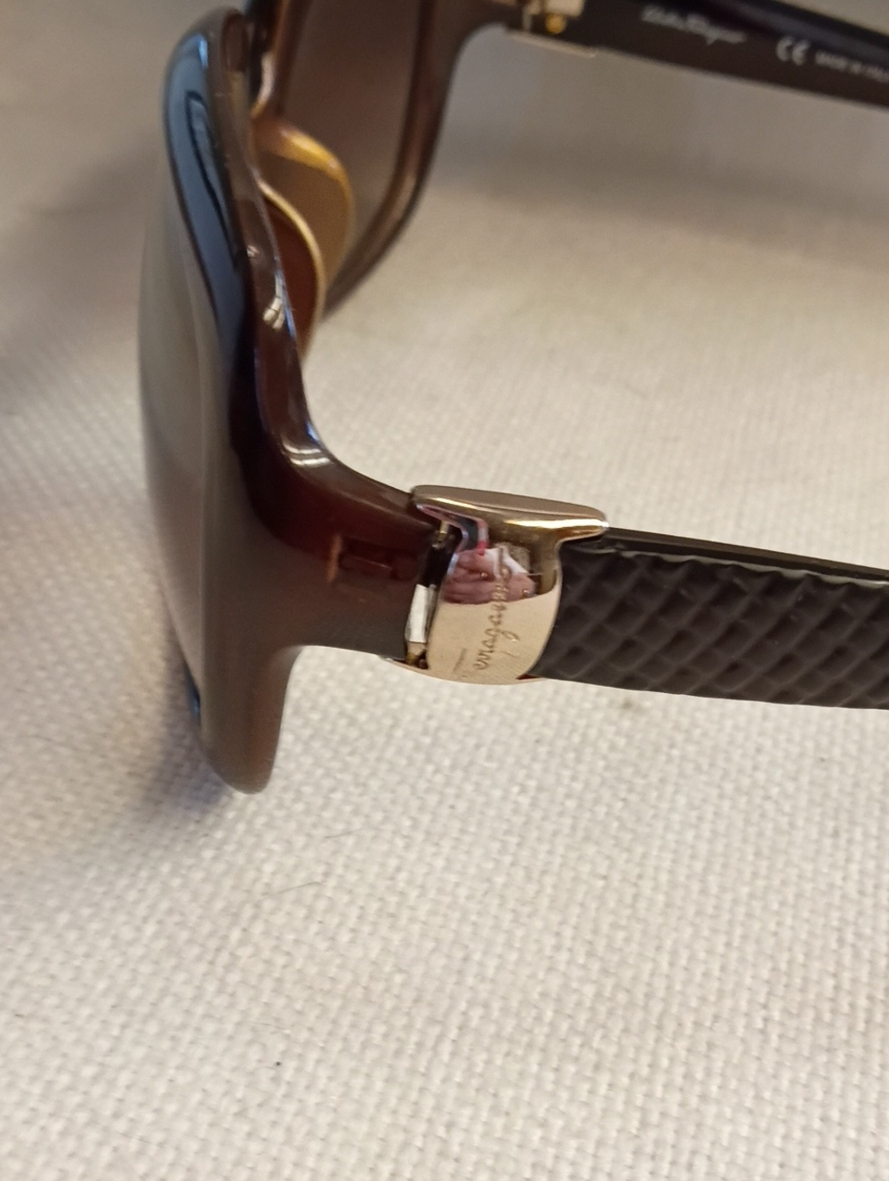 Salvatore Ferragamo Dark Brown Gradient Women's Sunglasses Brown Frame, Box, EUC - Picture 8 of 9